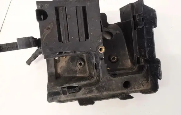 Volkswagen Golf V Fuse box cover 1k0907361A