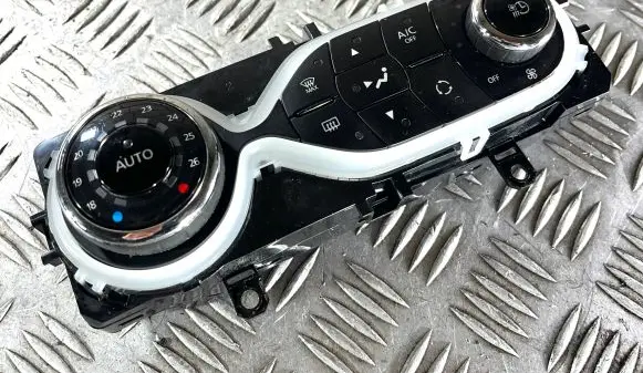Renault Zoe Climate control unit 275107386R 275107386