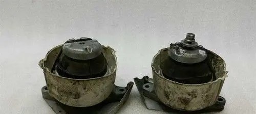 Mercedes-Benz S W221 Engine mount bracket A2162400017