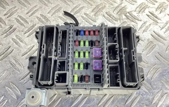 Honda Accord Fuse module TL4G211