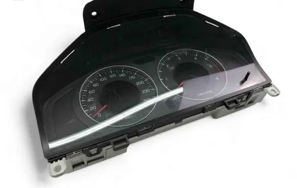 Volvo V70 Speedometer (instrument cluster) 31254535AA