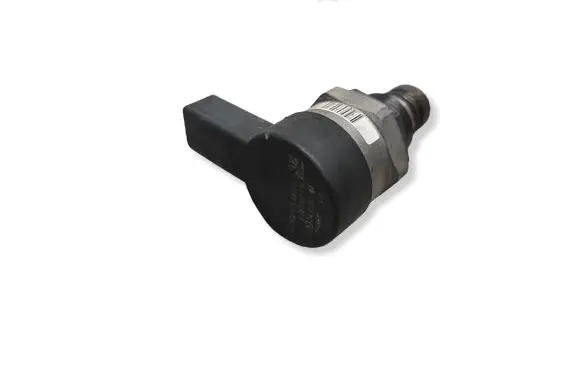 BMW 5 E60 E61 Fuel pressure sensor 0281002738 31548810