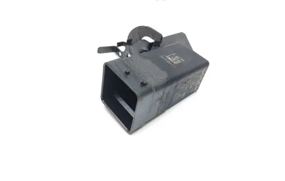 Glow plug pre-heat relay