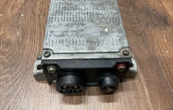Mercedes-Benz S W126 Ignition amplifier control unit 0025452632 0227100042