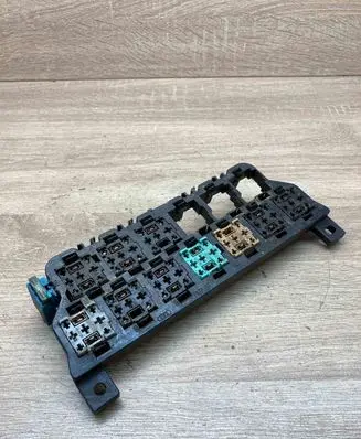 Volkswagen Golf IV Fuse box set 8D0937503E