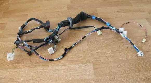 Toyota Avensis T250 Front door wiring loom 8215105570