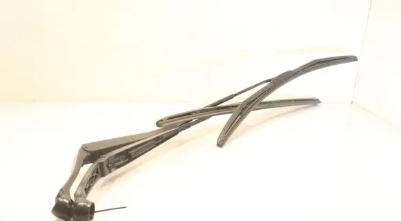 Front wiper blade arm