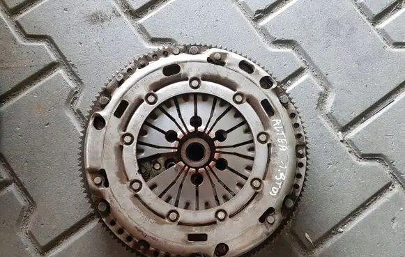 Volkswagen Golf V Clutch set kit 105KM
