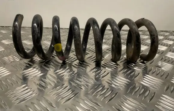 Mercedes-Benz C W204 Rear coil spring