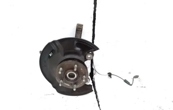 Honda CR-V Front wheel hub spindle knuckle