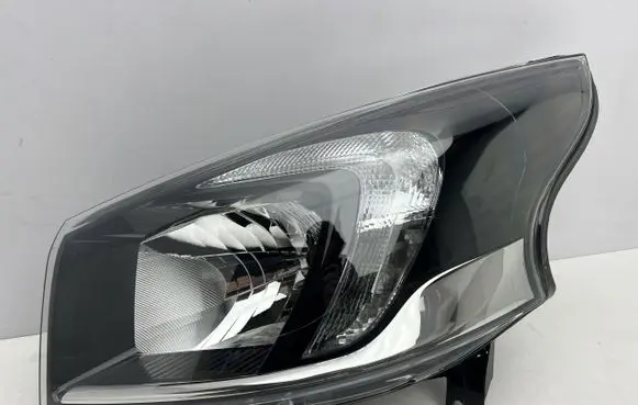 Opel Vivaro Headlight/headlamp 260603754R