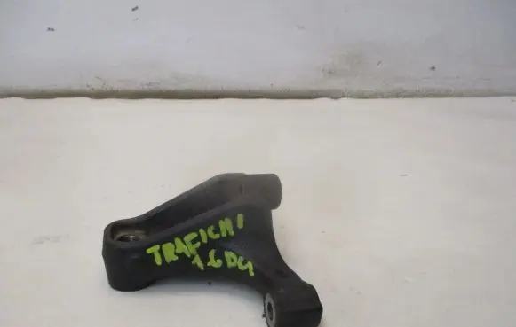 Opel Vivaro Engine mounting bracket