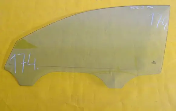 Volkswagen PASSAT B5.5 Front door window glass four-door