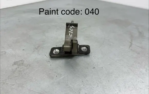 Mercedes-Benz C W205 Front door upper hinge