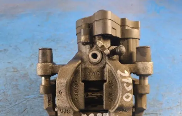 Volkswagen Tiguan Front brake caliper 5QN615405