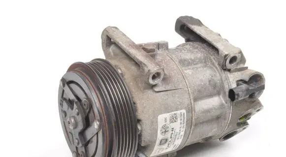 Alfa Romeo Giulietta Air conditioning (A/C) compressor (pump) 50509534
