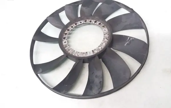 Volkswagen PASSAT B5.5 Fan impeller 058121301B