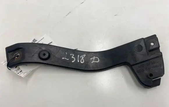 Audi A4 S4 B7 8E 8H Front bumper mounting bracket 8E0807204B