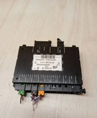 Mercedes-Benz E W211 Door control unit/module A2118200226 05020830