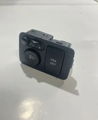 Honda CR-V Wing mirror switch M33212