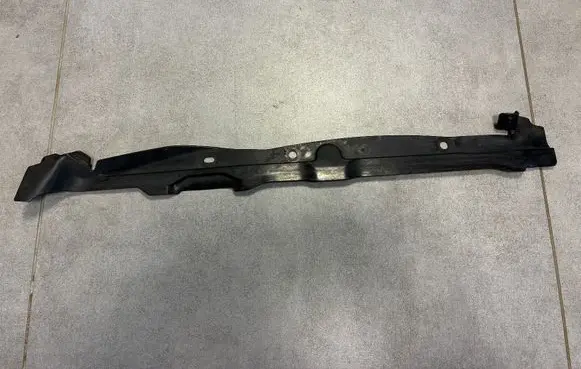 Land Rover Range Rover Sport L320 Front bumper mounting bracket LR016861