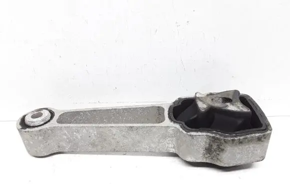 Volvo S60 Engine mount bracket 30793322