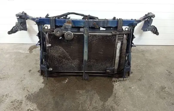 Toyota Avensis T270 Radiator support slam panel PASAVENT27
