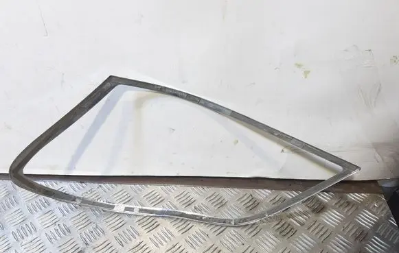 Mercedes-Benz GL X164 Under headlight/headlamp trim MB3200112 MB32001 3200112