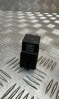 BMW 3 F30 F35 F31 Coolant fan relay 9207913