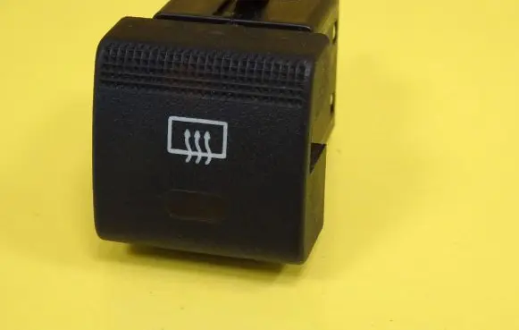 Opel Vectra B Windscreen/window heater switch 590089