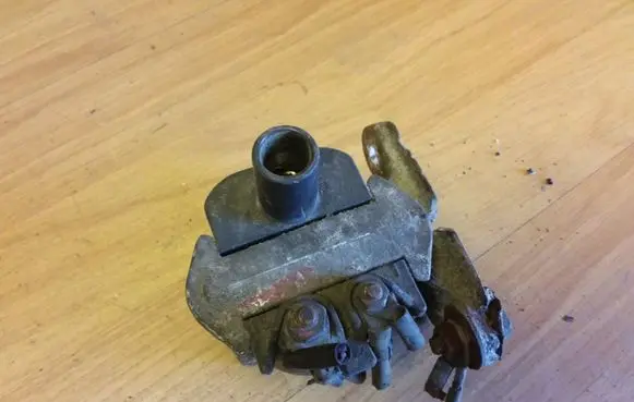 Mercedes-Benz C W202 High voltage ignition coil 001585403