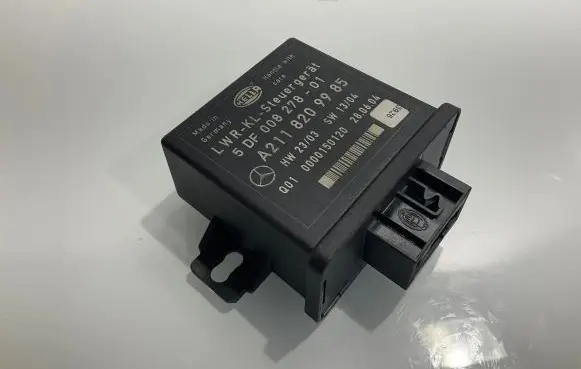 Mercedes-Benz E W211 Light relay A2118209985 0000150120 5DF00827801