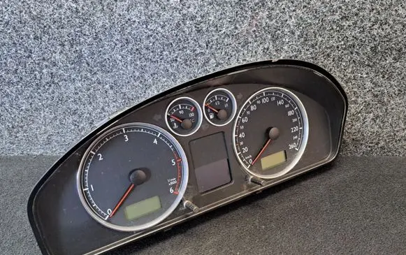 Volkswagen Sharan Speedometer (instrument cluster) 7M3920820F