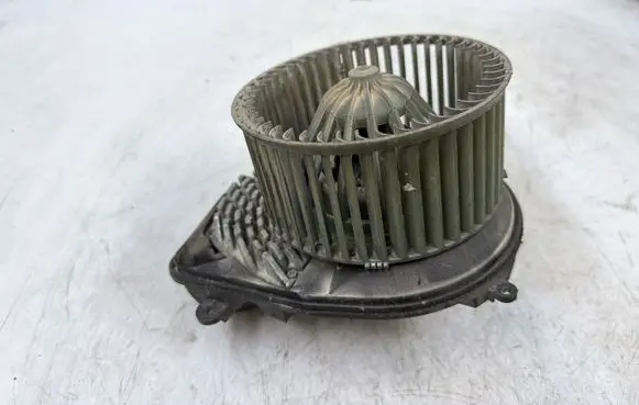 Audi A4 S4 B5 8D Heater fan/blower 740221233F