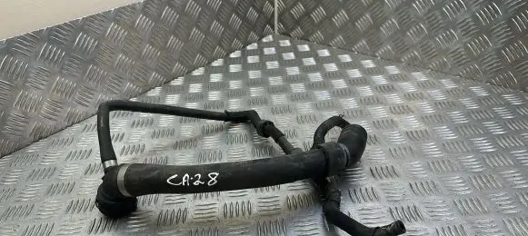 Volkswagen PASSAT B8 Engine coolant pipe/hose
