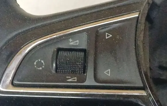 Skoda Superb B6 (3T) Steering wheel buttons/switches 