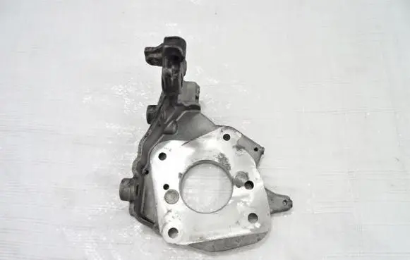 Engine mount bracket