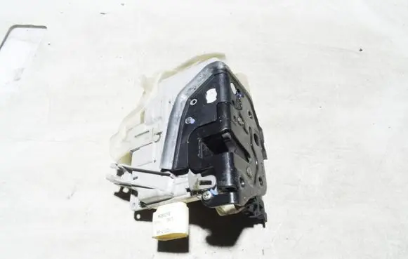 Audi A4 S4 B8 8K Front door lock 8J2837016A