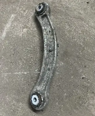 Volkswagen Touareg I Rear control arm