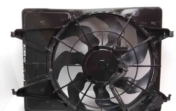 KIA Ceed Radiator cooling fan shroud
