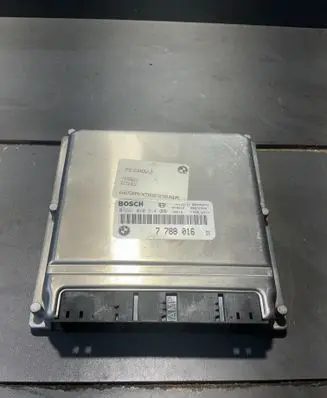 BMW 5 E39 Engine control unit/module 7788016