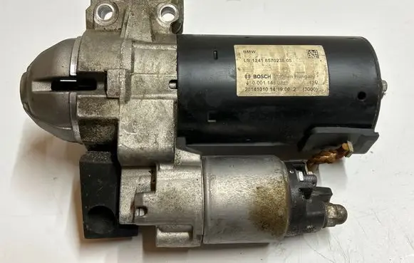 BMW X1 E84 Starter motor 8570238 000114 201410101