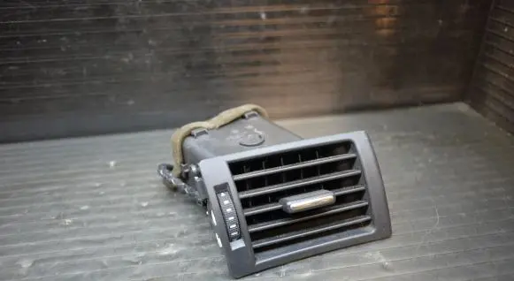 Audi A4 S4 B7 8E 8H Dashboard side air vent grill/cover trim 8E0820902F