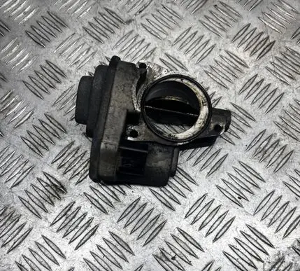 Audi A8 S8 D3 4E Throttle valve 057128063 B3218