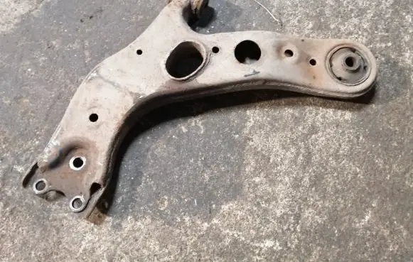 Toyota RAV 4 (XA30) Front lower control arm/wishbone
