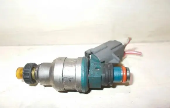 Mazda 626 Fuel injector inp480