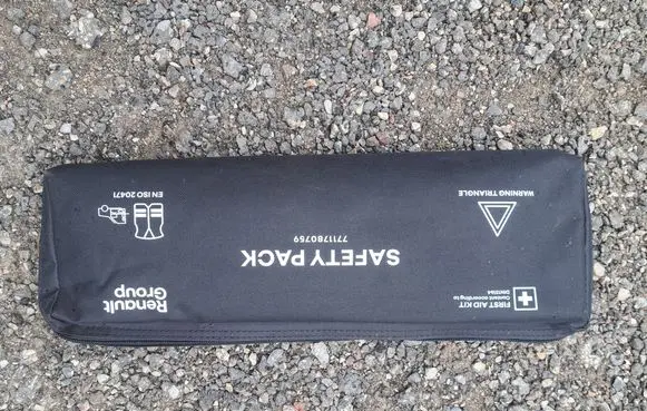 Renault Megane E-Tech First aid kit DEFED