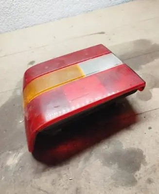 Volvo 850 Tail light bulb cover holder Valeo2209
