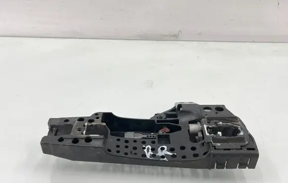Audi Q7 4M Rear door exterior handle/bracket 4M0837886A