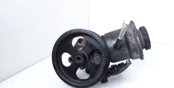 Toyota Avensis T250 Power steering pump